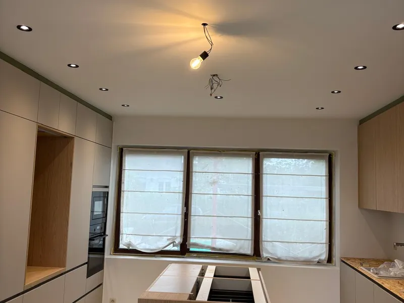 Cuisine équipée sur mesure — photo de chantier