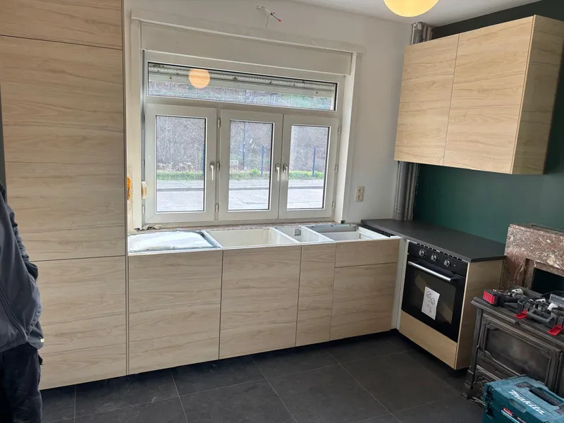 Cuisine équipée sur mesure — photo de chantier