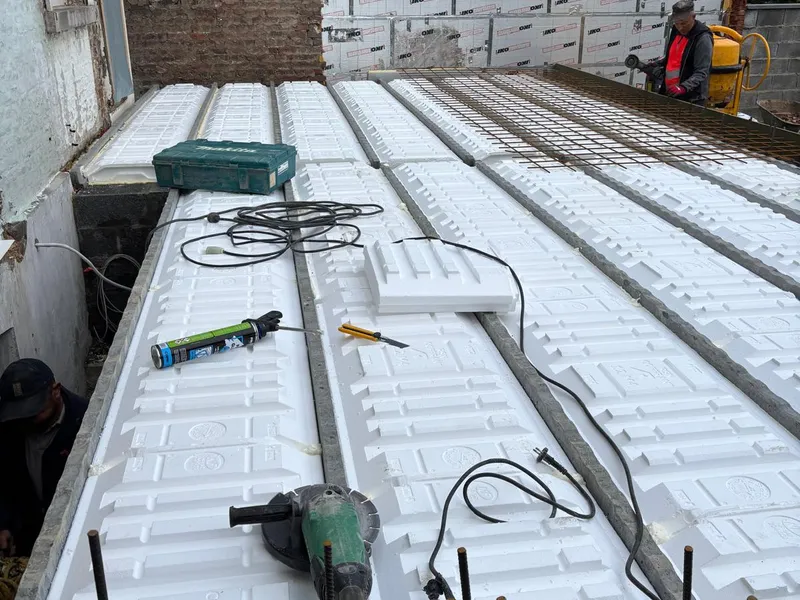 Terrassement, fondations et plancher — photo de chantier