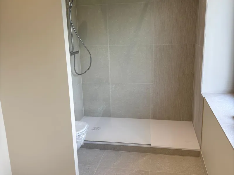 Salle de bain et suite d'eau — photo de chantier